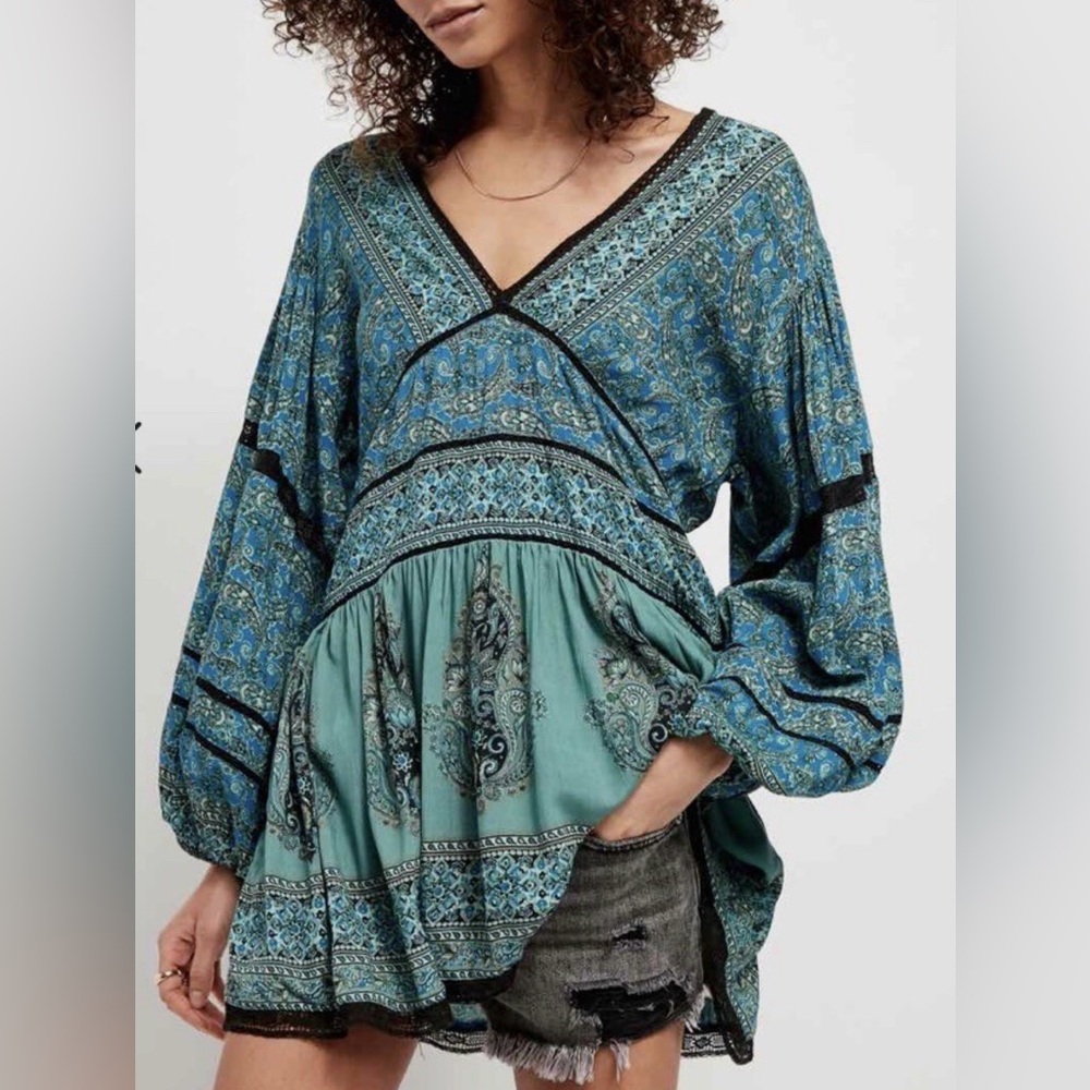 Free People Bohemian Blue Paisley Long Sleeve Balloon Sleeve Women's Top